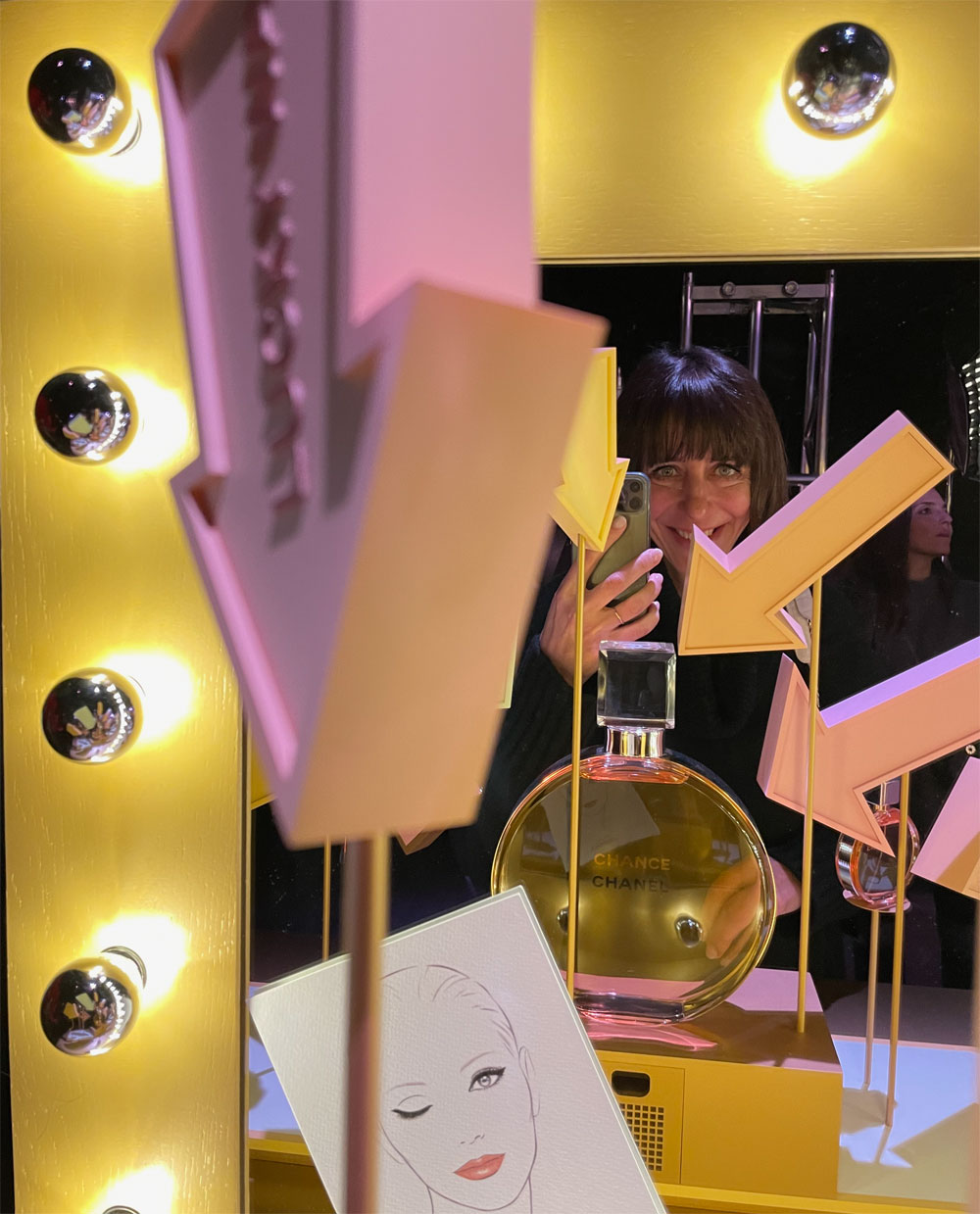 sonrisa war an der exklusiven Vorschau der Ausstellung "Le Grand Numéro Chanel" und hat viele Eindrücke mitgebracht von diesem einzigartigen olfaktorischen Spektakel in Paris. 