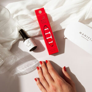 Die UV-Gelnagel-Folien von Manifix versprechen eine Maniküre in Studio Qualität. Sonrisa macht den Test.