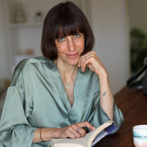 In den sonrisa Unterhaltungs Tipps vom Juni 2023 gibt es neue Empfehlungen zum Lesen, Hören und Schauen.