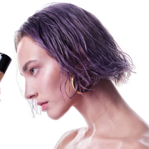 sonrisa hat bei Schmink-Expert:innen nachgefragt und kennt nun die besten Profi-Tipps für einen makellosen Teint mit Foundation.