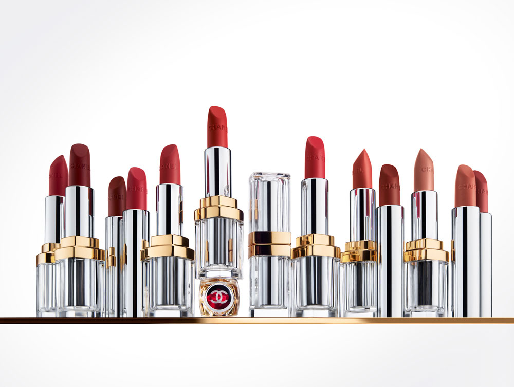 Chanel setzt mit 31 Le Rouge in jeder Hinsicht neue Masstäbe bei Lippenstiften und auf sonrisa gibt es dazu alle Hintergrundinformationen.