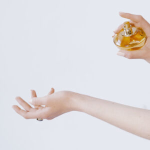 Mit dem gewissen Etwas: sonrisa zeigt Dir die besten Düfte für den Herbst 2023, die alle Beauty-Lovers kennen sollten.