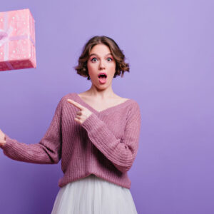 Hurra! sonrisa verlost auf dem Blog und Instagram je einen luxuriösen Beauty-Adventskalender von Sensai mit 24 Bestsellern des japanischen Traditionshauses.