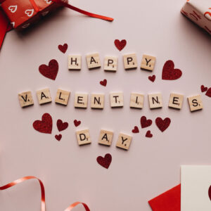 Love is in the air: Zum Valentinstag 2024 verlost sonrisa zwei luxuriöse Selfcare Beauty-Sets von Sisley, denn Du hast ganz viel Liebe verdient!