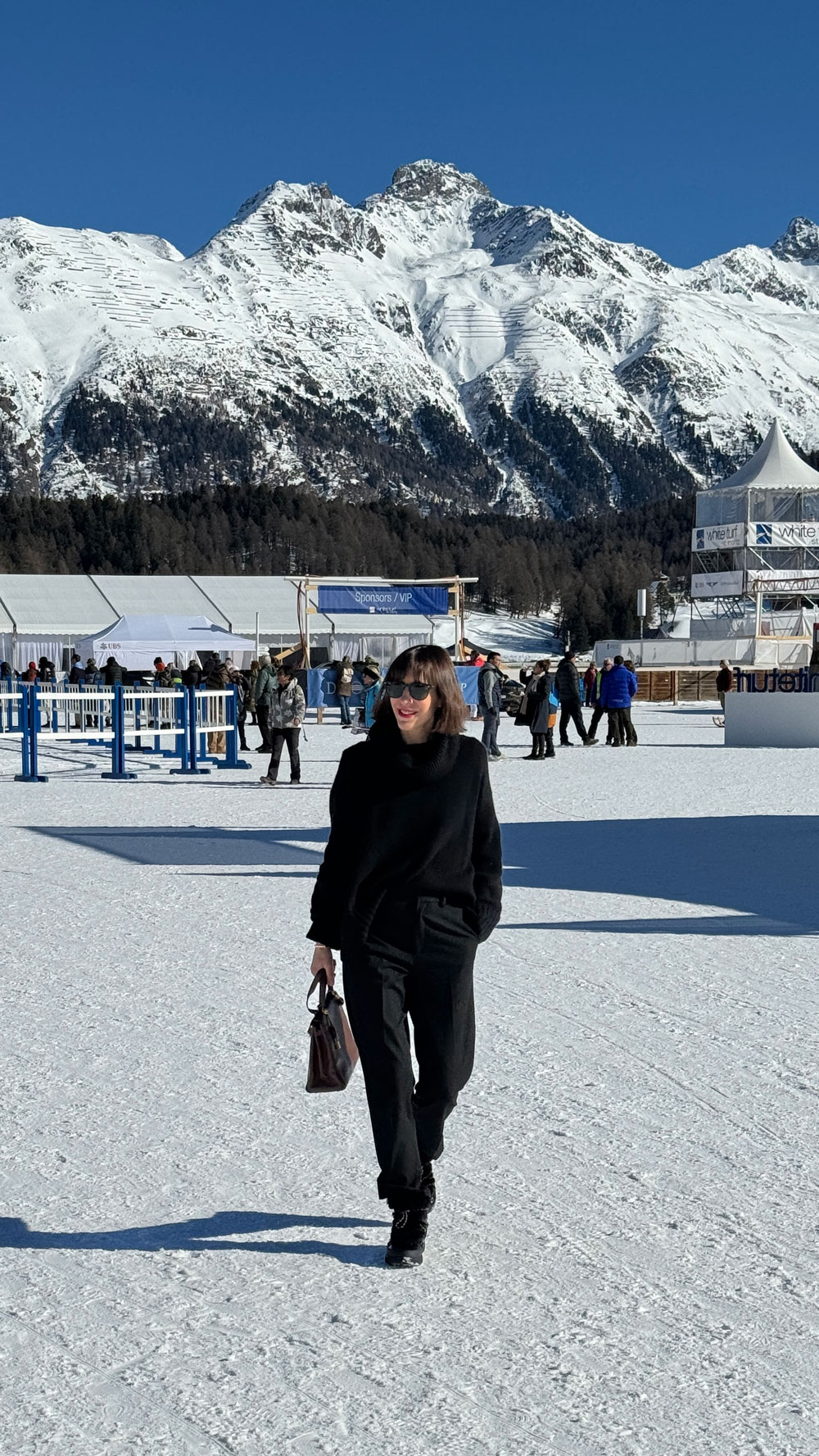 Haarpflege im Winter: Auf sonrisa verrät ein Profi die besten Tipps für glänzendes und geschmeidiges Haar in der kalten Jahreszeit.