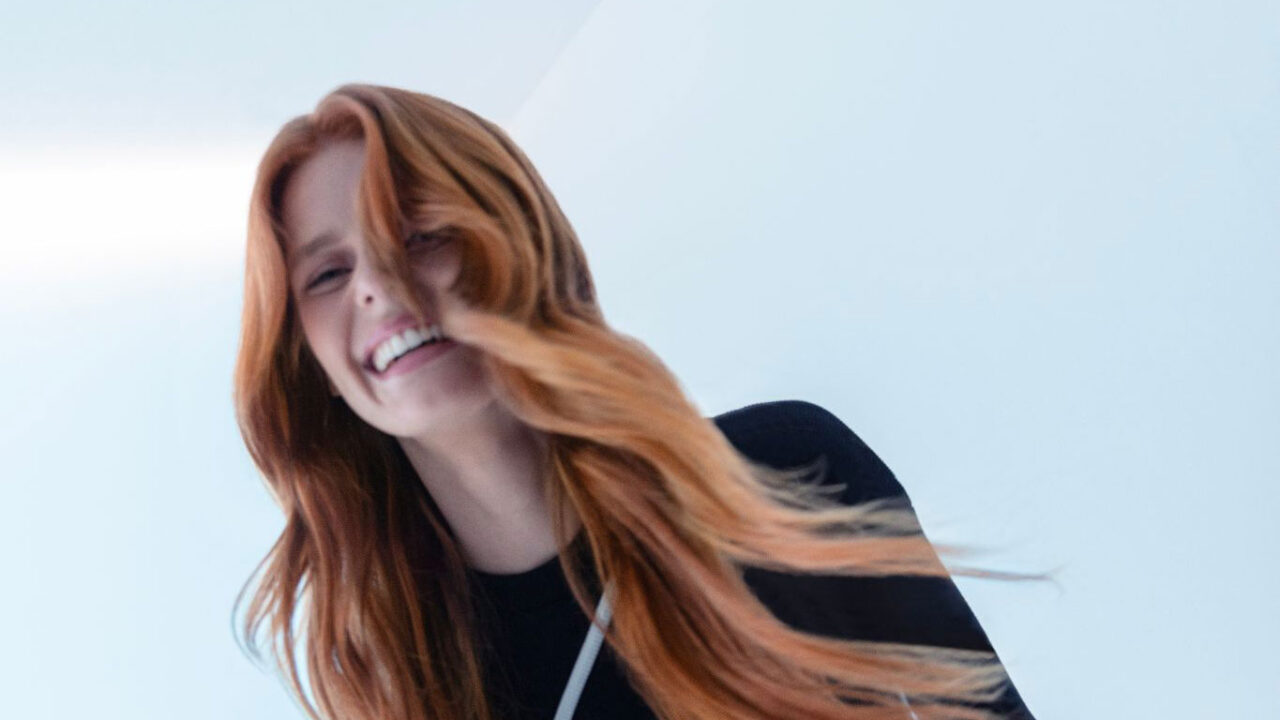 It's a good hair day: sonrisa weiss dank eines Hairstyling-Profis, wie ein einfacher Beauty-Hack die Haare verändern kann und für mehr Volumen und Glanz sorgt!