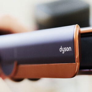 Von Innovation bis Inspiration: Auf sonrisa gibt es einen ausführlicher Testbericht über den neuen Dyson Airstrait mit meinen persönlichen Erfahrungen zum neuen Stylingtool, von dem gerade die ganze Beauty-Community spricht.