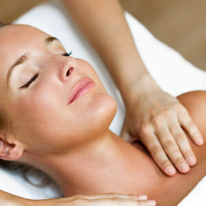 Von Brasilien über Hollywood bis zu uns: Die brasilianische Lymphdrainage erobert die Welt. sonrisa ging dem Hype auf den Grund und hat einen Profi gefragt, warum Prominente diese Methode lieben und wie sie auch uns helfen kann, fit, straff und gesund zu bleiben
