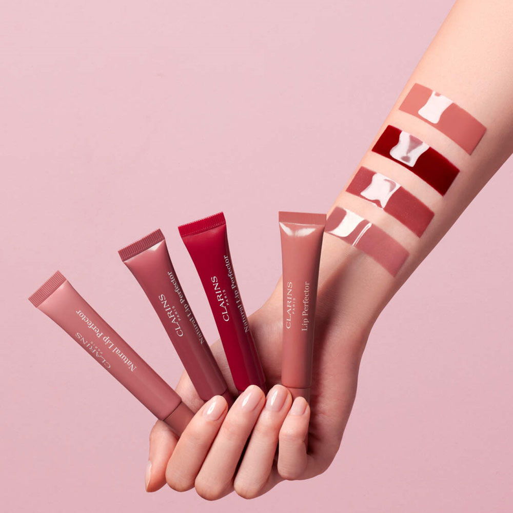 Lipstick-Lovers aufgepasst: sonrisa verlost ein riesiges Lippenstift-Set von Clarins im Wert von über 600 CHF! Findet heraus, was es mit der Clarins Lips Battle auf sich hat und macht mit