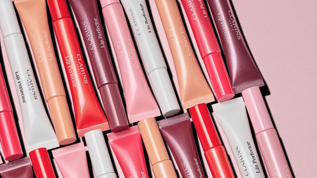 Lipstick-Lovers aufgepasst: sonrisa verlost ein riesiges Lippenstift-Set von Clarins im Wert von über 600 CHF! Findet heraus, was es mit der Clarins Lips Battle auf sich hat und macht mit