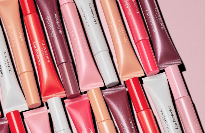 Lipstick-Lovers aufgepasst: sonrisa verlost ein riesiges Lippenstift-Set von Clarins im Wert von über 600 CHF! Findet heraus, was es mit der Clarins Lips Battle auf sich hat und macht mit