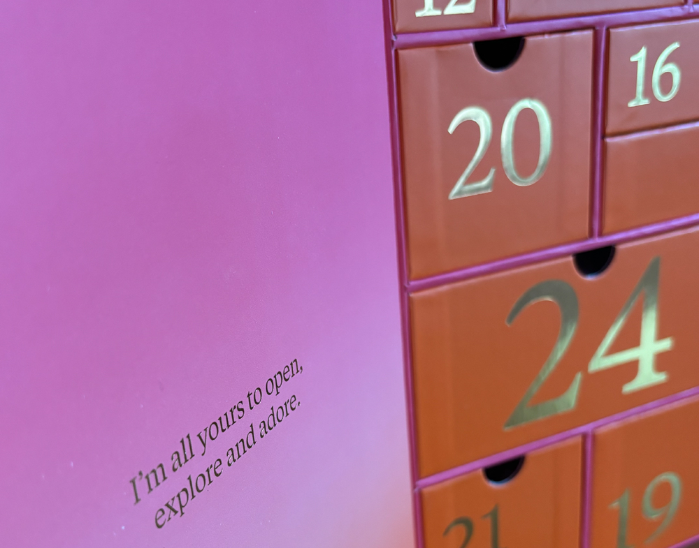 Nimm teil an der grossen Beauty-Verlosung auf sonrisa und gewinne den limitierten Adventskalender von Zalando Beauty im Wert von über 500 CHF. Jetzt kommentieren und doppelte Gewinnchancen sichern!