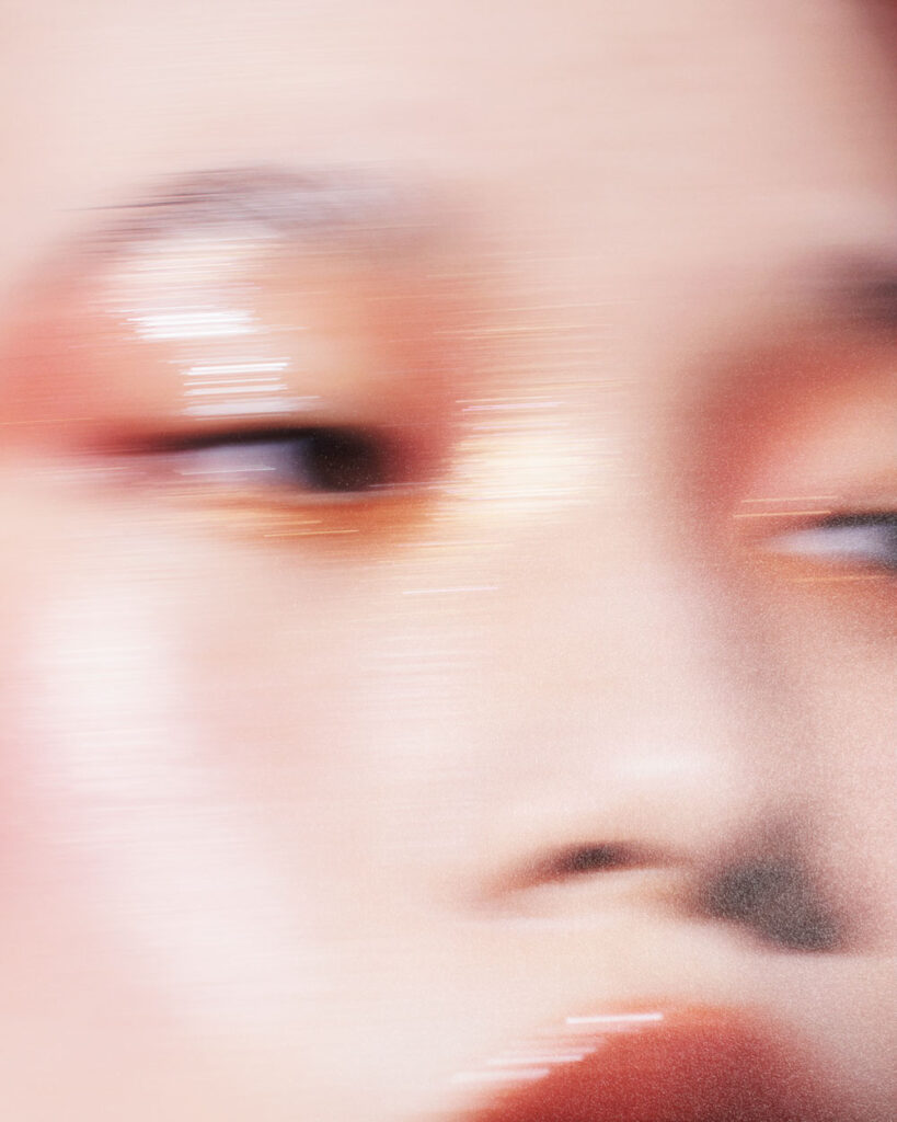 Golden-Hour-Feeling für den Sommer: sonrisa präsentiert Chanel Les Beiges 2025 mit exklusiven Insights, Bildern und Looks zum Verlieben.