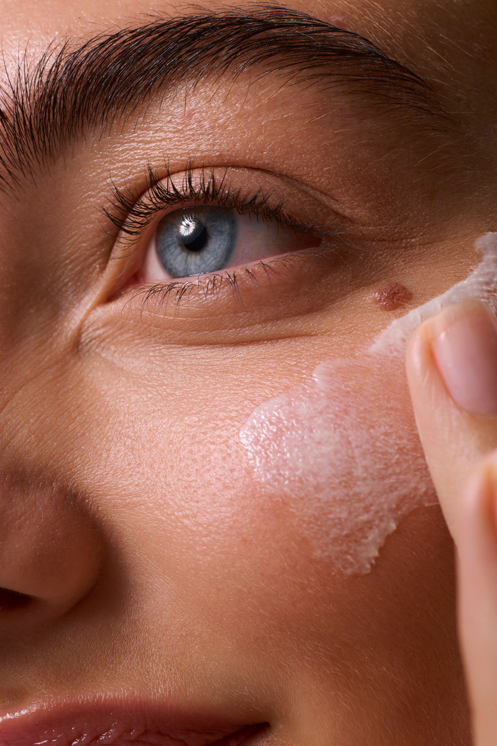 Täglicher Sonnenschutz ohne Kompromisse: Auf sonrisa erfährst Du, wie sich dank des neuen Brands Sun Matters die tägliche SPF in jede Beauty-Routine integrieren lässt.