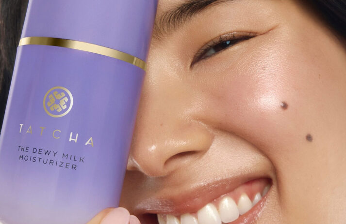 Breaking News für Beauty-Fans: Tatcha, die Kultmarke für Hautpflege mit japanischen Ritualen und moderner Wissenschaft, gibt es jetzt exklusiv bei Sephora Schweiz.