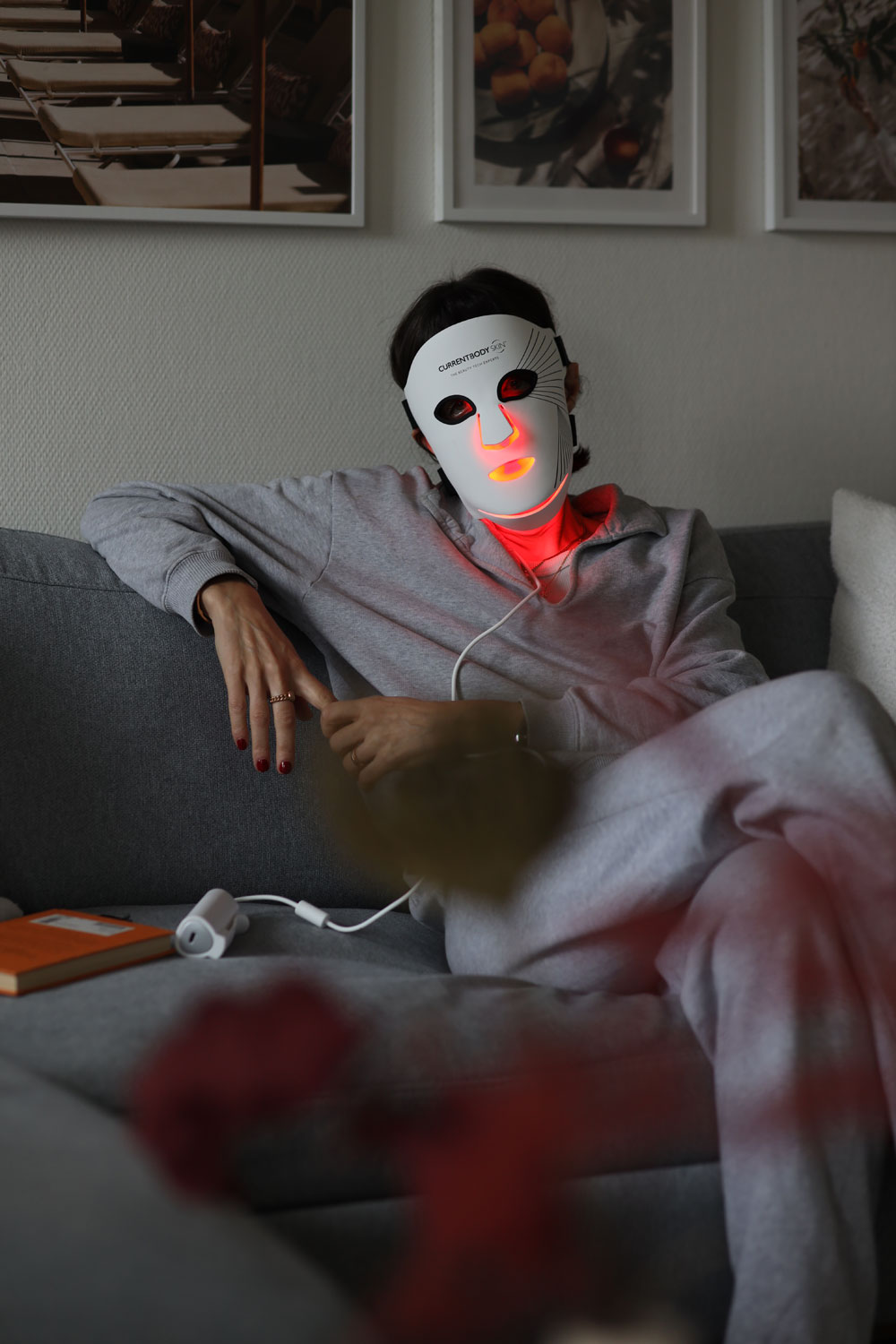 LED Maske Wirkung 💡 Mythen entlarvt, Fakten erklärt, Rabattcode für CurrentBody LED-Maske gesichert. Alles, was du über den Beauty-Trend wissen musst.