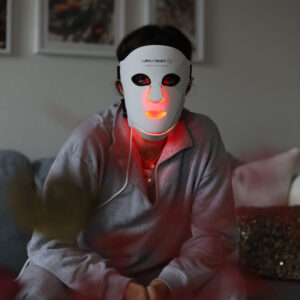 LED Maske Wirkung 💡 Mythen entlarvt, Fakten erklärt, Rabattcode für CurrentBody LED-Maske gesichert. Alles, was du über den Beauty-Trend wissen musst.