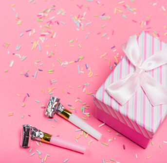 Luxus-Giveaway: Gewinne eines von drei exklusiven Shiseido-, Nars- und Issey-Miyake-Sets im Wert von über 500 CHF – nur bei sonrisa. Jetzt entdecken & mitmachen.