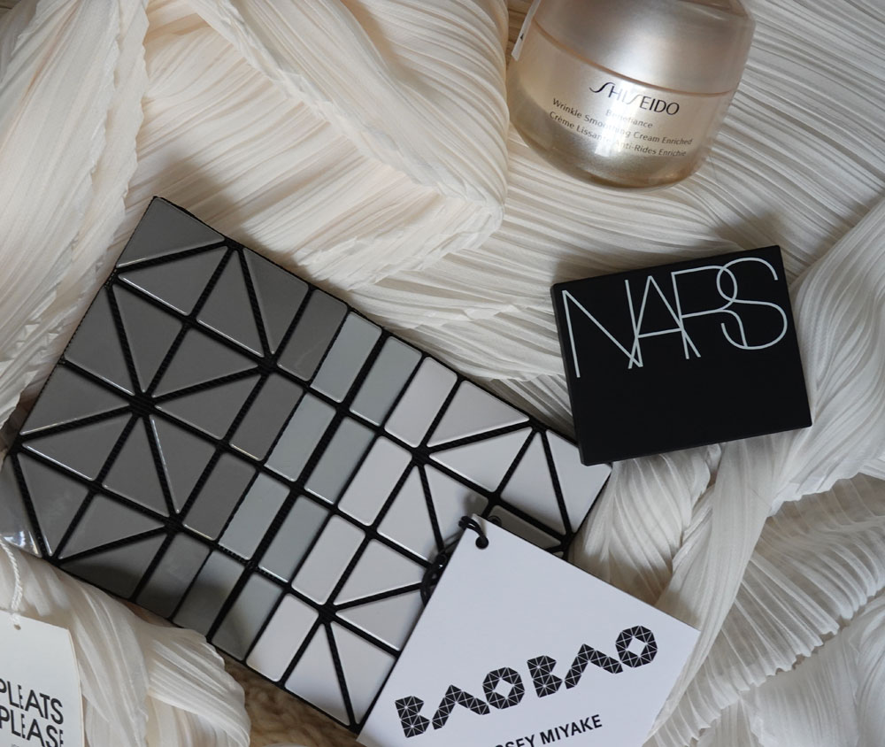 Luxus-Giveaway: Gewinne eines von drei exklusiven Shiseido-, Nars- und Issey-Miyake-Sets im Wert von über 500 CHF – nur bei sonrisa. Jetzt entdecken & mitmachen.