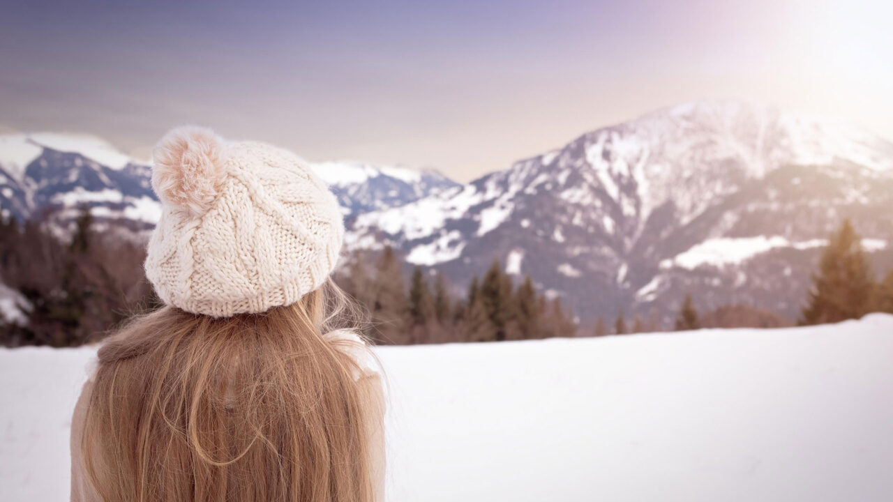 Die besten Winter-Haarpflege-Hacks vom Profi für Volumen und Glanz.
