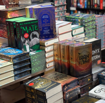 Speichern, eintauchen, mitreden: Die Unterhaltungs-Favoriten auf sonrisa im Februar 2026 liefern Gesprächsstoff von Buchclub bis Serienabend.