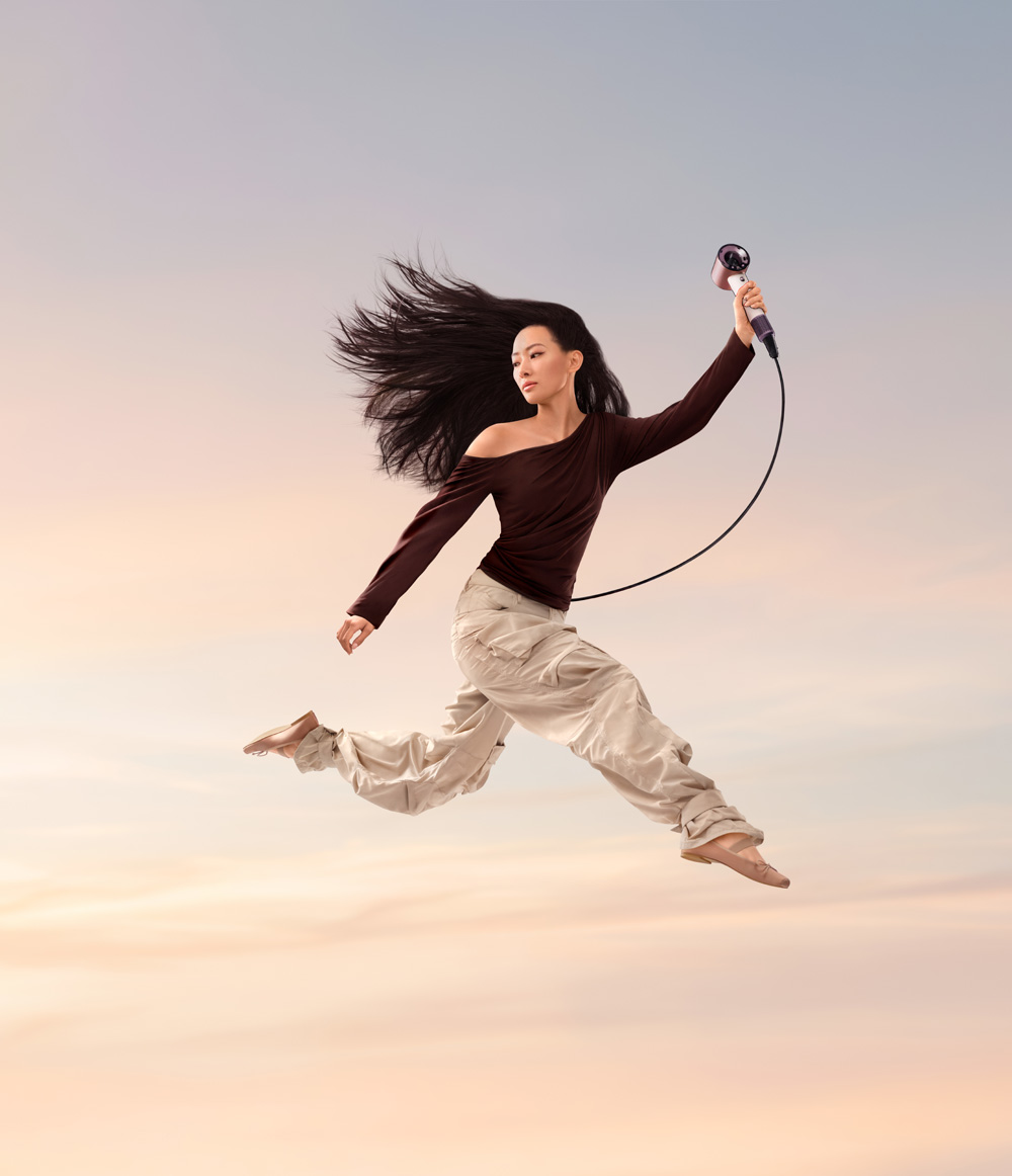 Auf sonrisa geht es um den neuen Dyson Supersonic Travel  und warum der kompakte Hair Dryer in der Beauty-Szene als potenzielles Must-have für Reisen diskutiert wird. 