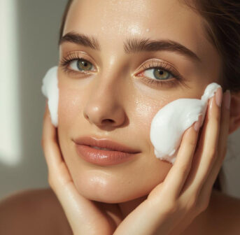 Die häufigsten Fehler bei der Gesichtsreinigung und wie Sie Ihre Haut richtig reinigen. Auf sonrisa erklären Hautpflege-Profis, worauf es ankommt.