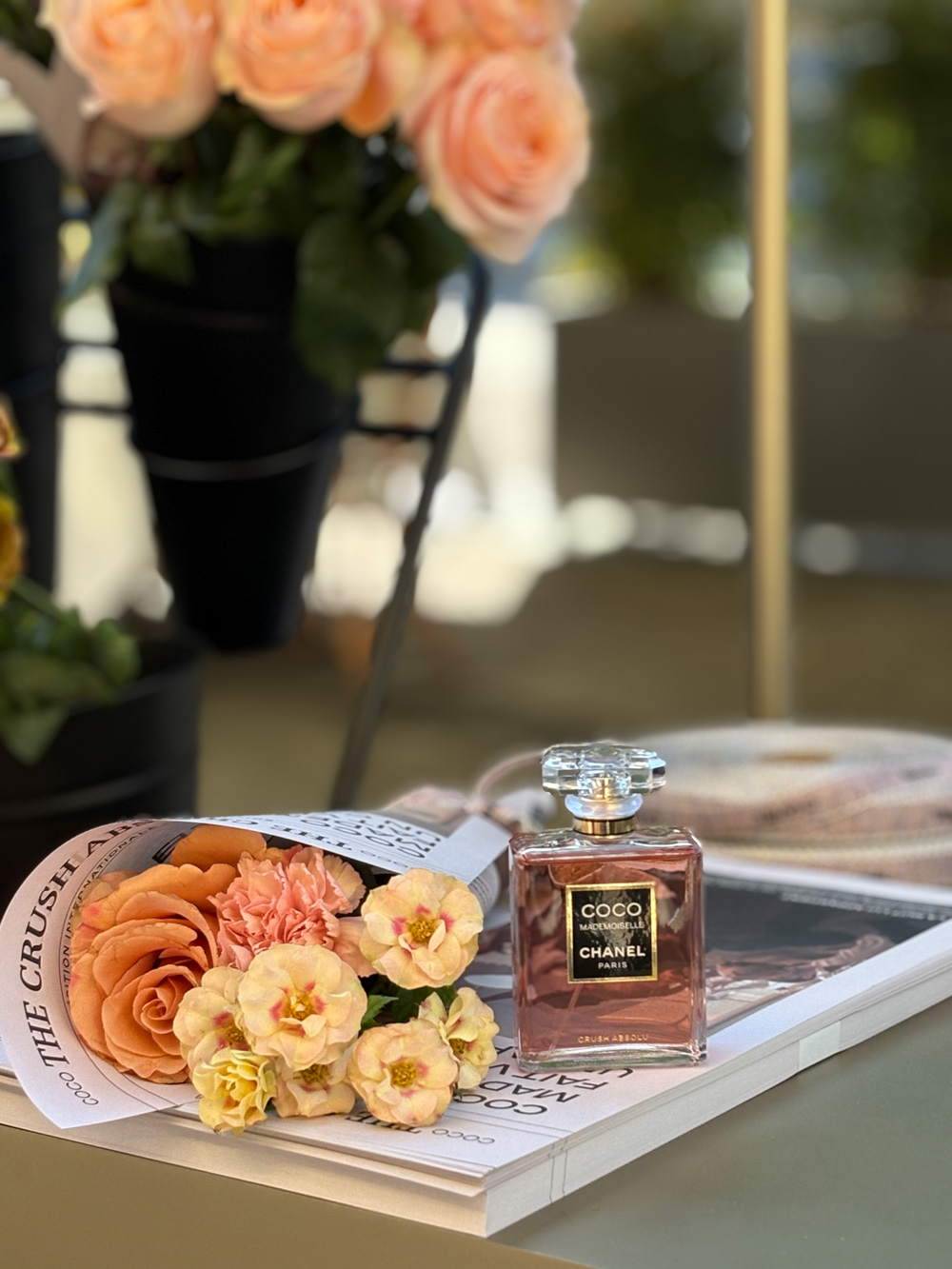 Liebe auf den ersten Blick war gestern, bei Coco Mademoiselle Crush Absolu von Chanel geht es um Liebe beim ersten Schnuppern. Die neue Duftkreation von Olivier Polge, ihre Lancierung in Genf und ein ziemlich eindeutiger Beauty-Crush stehen auf sonrisa im Mittelpunkt.
